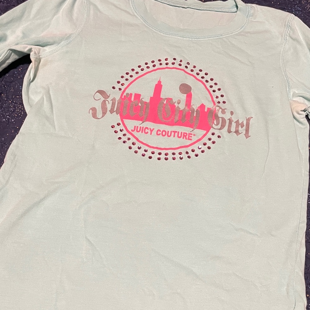Juicy Couture Long Sleeve Tee  w Light Pink Graphic